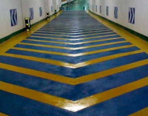 停车场止滑坡道